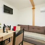 Διαμέρισμα With Parking Space Babino Polje, Mljet - 22319